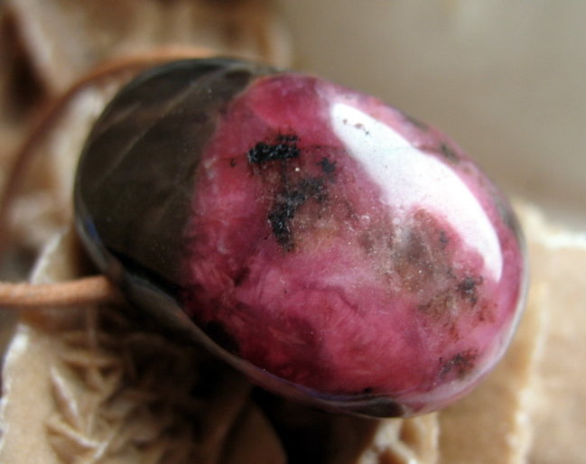 Rhodonit Pyrol.JPG