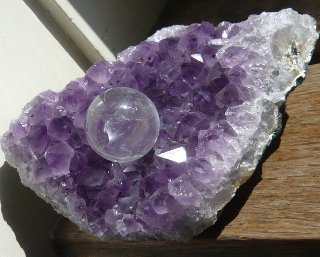 Bergkristall auf Amethyst 1