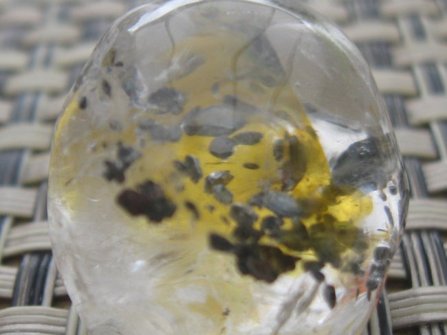 skull quartz mica limoniet (2).jpg