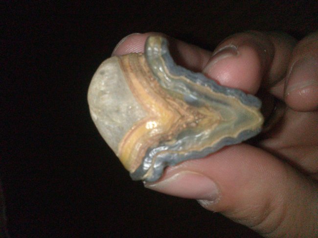 unbekant ca 3,5 x 2.5 cm