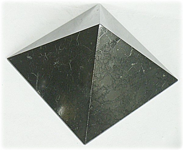 Shungit Pyramide