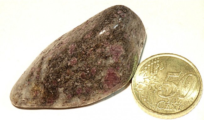 Granat  - Rhodolith  in Matrix  Handschmeichler Indien