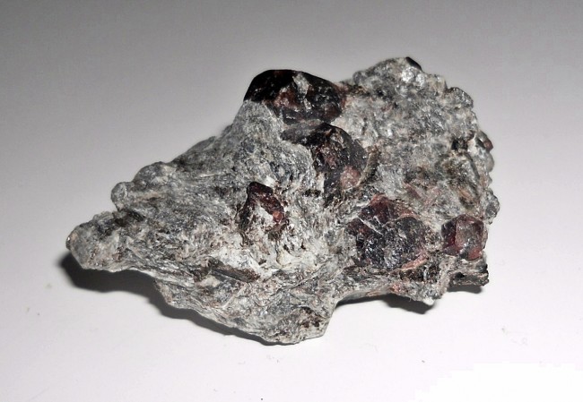 Almandin in Glimmer aus den Alpen