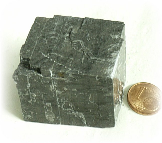 Calcit - schwarzer Spaltrhomboeder