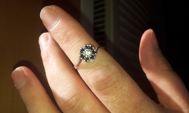 Saphir mit Diamant