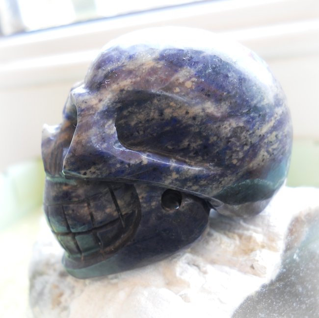 sodalith_skull43.JPG