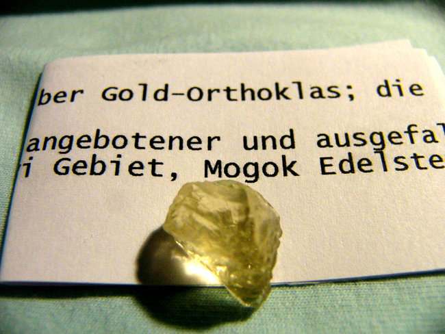 Gold Orthoklas