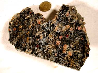Glaukophan mit Pyrop  Radentheinit