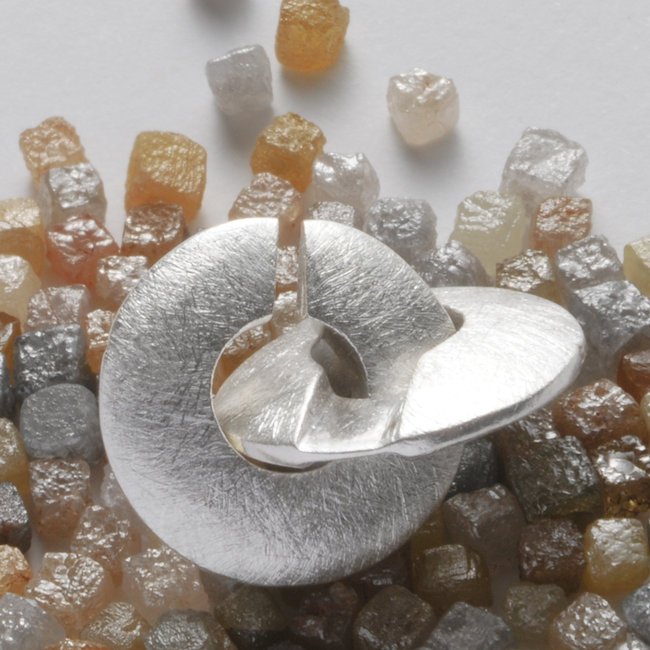 C-Verschluss-auf-diamant_8203.jpg