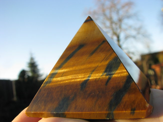 Pyramide Tigerauge