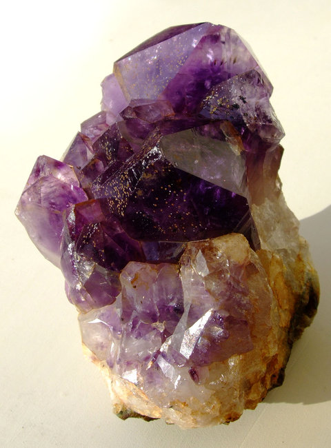 Amethyst mit Goethit b
