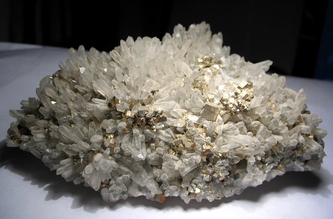 Bergkristall mit Pyrit