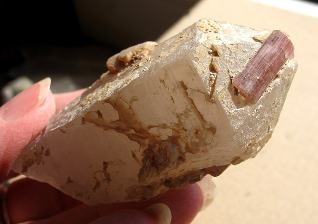 Bergkristall mit Rubellit