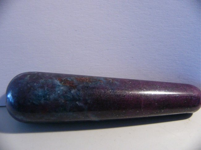 Ein Rubin /Kyanit Stab 10 x 2,3cm