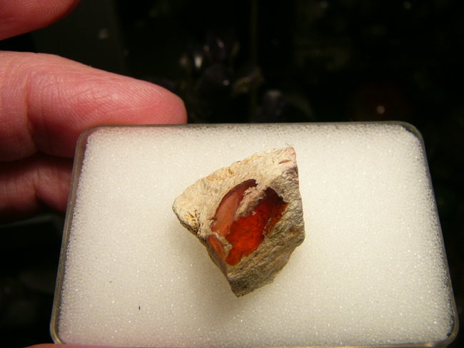 Feueropal in Matrix