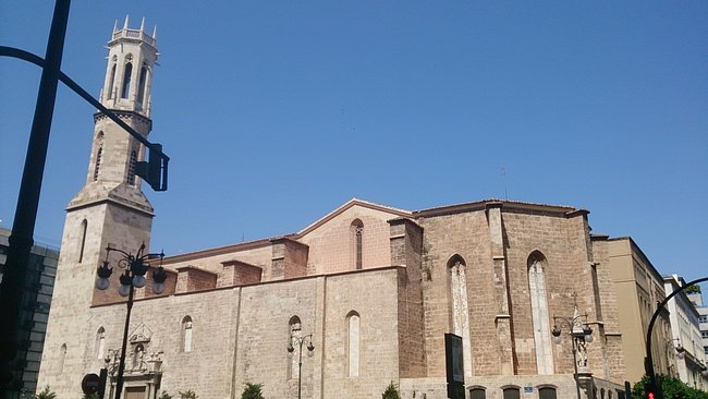 Ein Gebäude in Valencia
