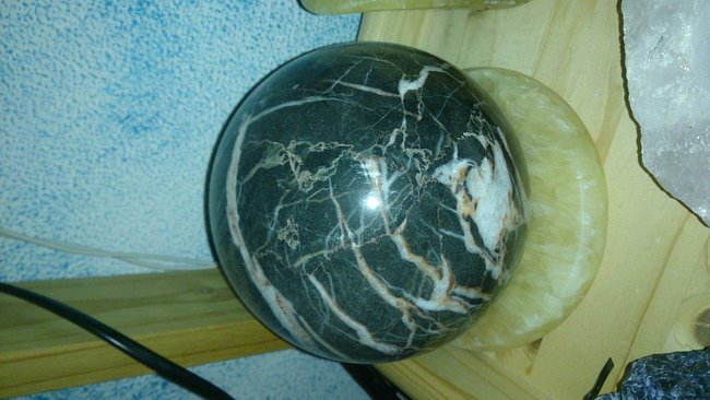 Ich weiß leider nich was das für ein Stein ist, vllt könnt ihr mir ja helfen