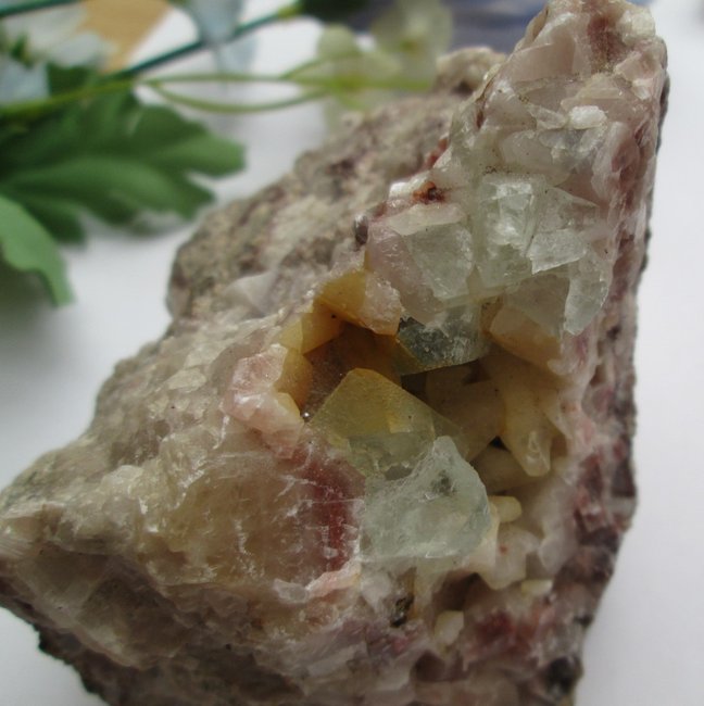 regenbogenfluorit rohstein-01.jpg