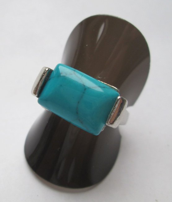 Magnesit, gefärbt