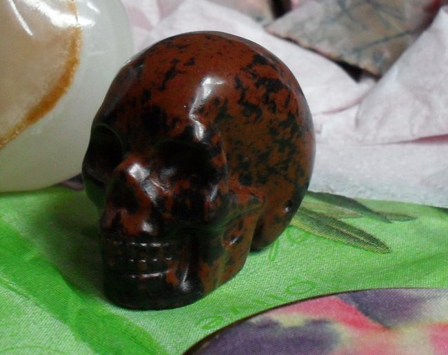 Mahagony-Obsidian, Skull