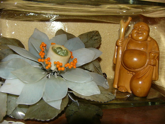 Buddha Holz geschnitzt