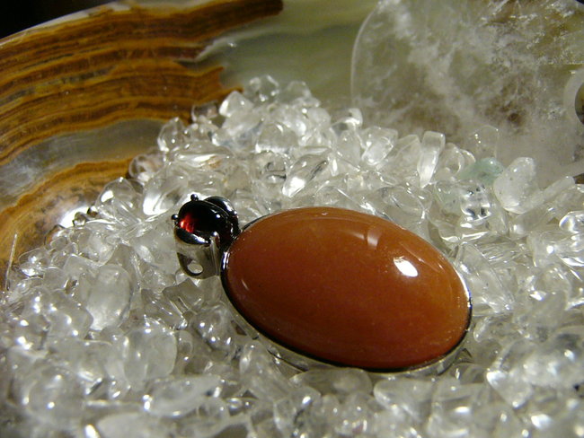 Aventurin mit Granat