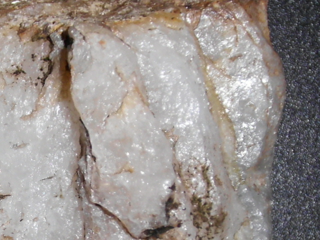 Milchquarz mit Kristallwasser