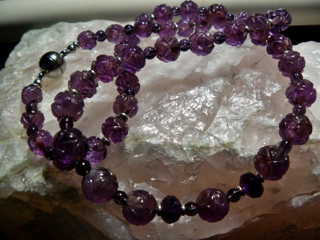 Amethyst Kette Gravur Kugeln.JPG