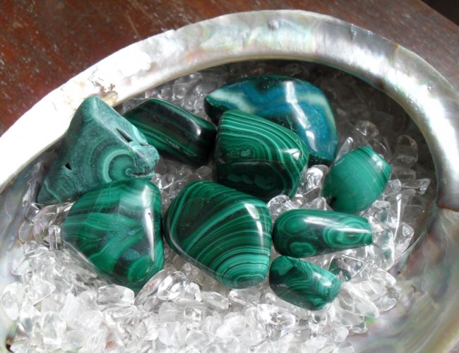 Malachite in Bergkristall-Bad