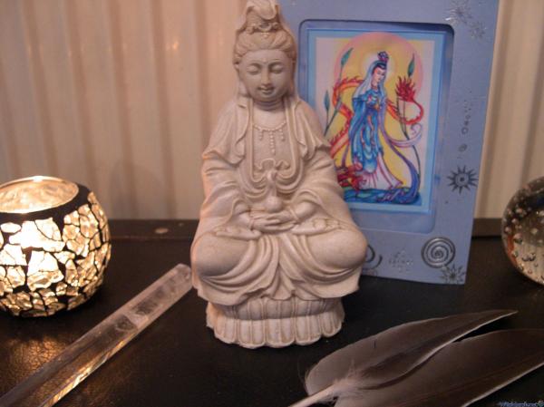 Ein Kuan Yin Schrein zur Heilarbeit