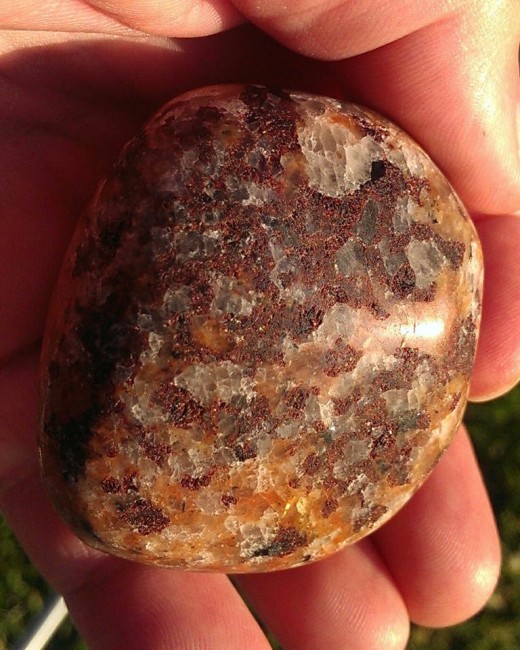 Granat in Pegmatit.jpg
