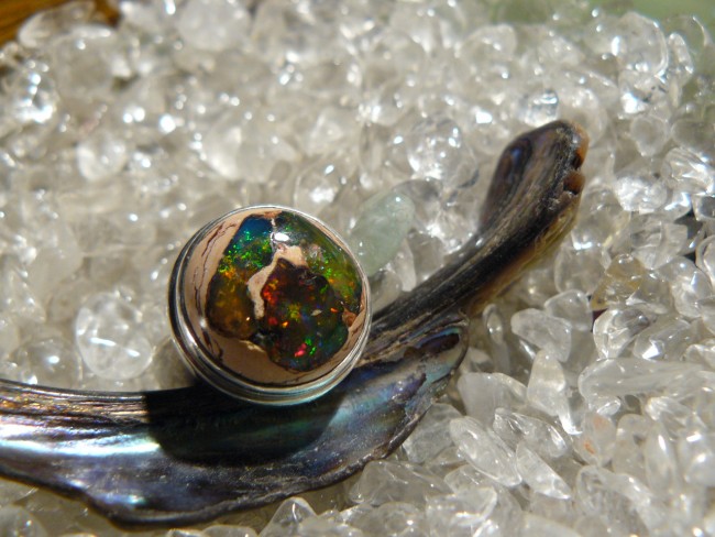 Opal in Muttergestein