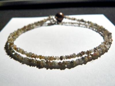Armband mit Rohdiamanten.JPG