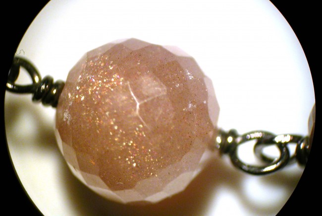 deutliche Aventurisieren an Hämatitplättchen