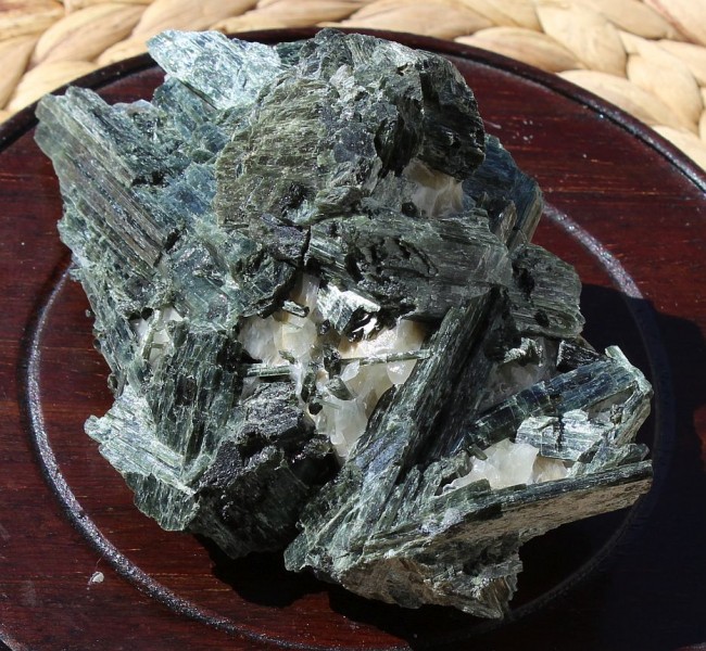 Fluoro-richterite, 9 oz, Wilferforce Roadcut near Bancroft, Canada 2.jpg