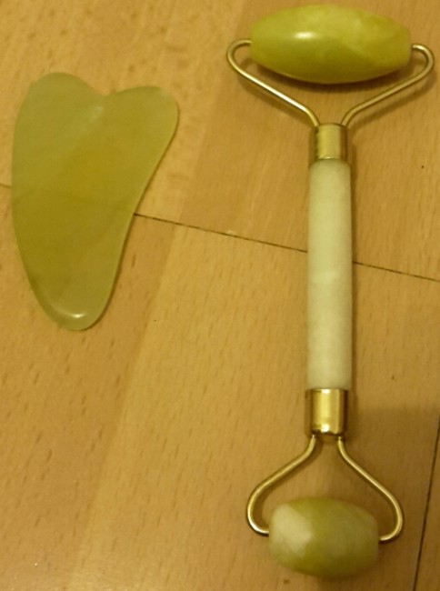 Jade Roller und Herz