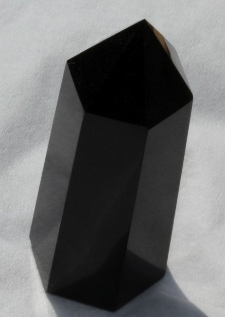 Obsidian Obelisk klein 60mm.jpg