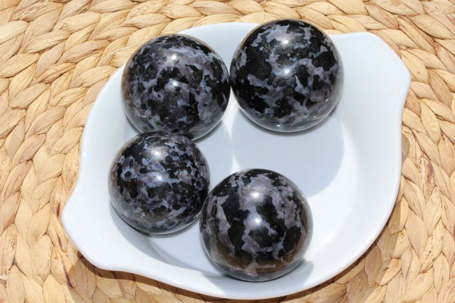 4 Gabbro Kugeln.jpg