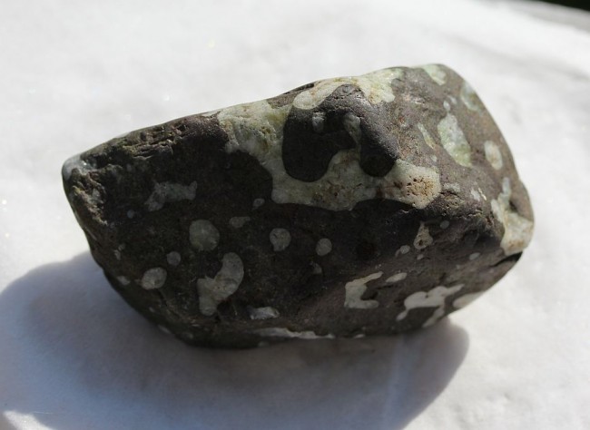 Porphyry 100g Vancouver Island B.C. 1.jpg