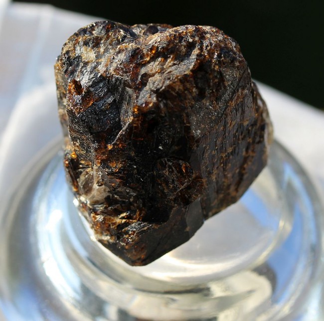 Dravit mit Muskovit, Yinnietharra, Upper Gascoyne Shire, Australien.jpg