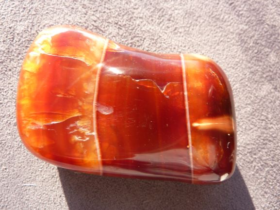 Karneol Trommelstein.JPG