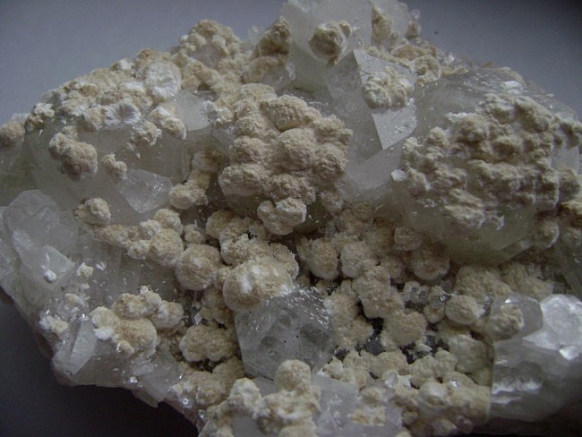 apophyllit-mordenit-nasik002.jpg (145.58 KiB) 4765 mal betrachtet Apophyllit mit Mordenit aus Nasik/Indien