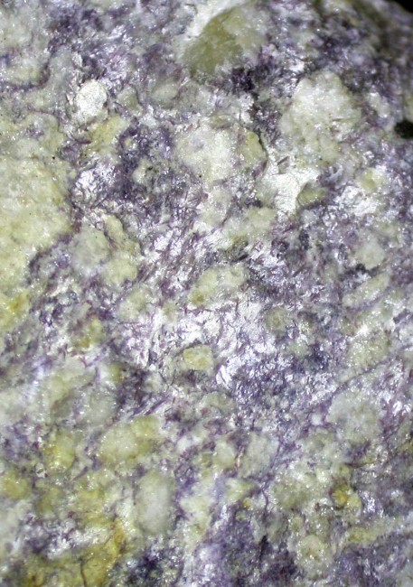 Dumortierit in derben Gestein