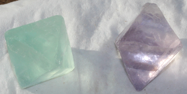 38g purple Fluorite octagonal.png