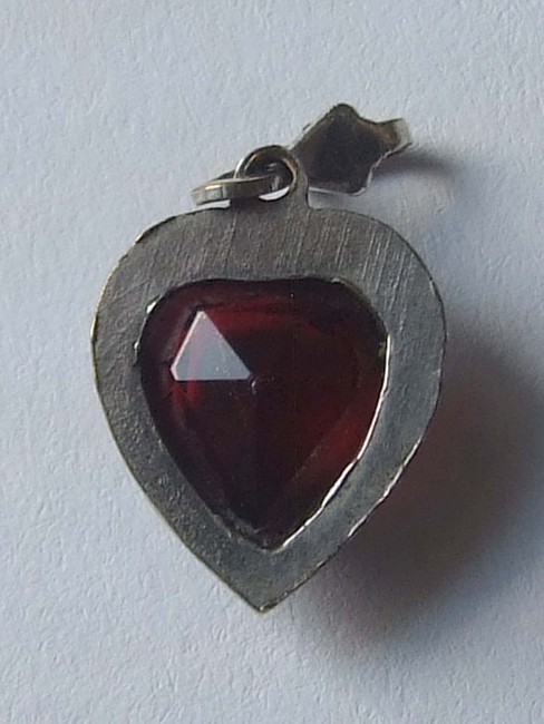 ahn_herz_rot_ruckseite_1_1975_xd.jpg