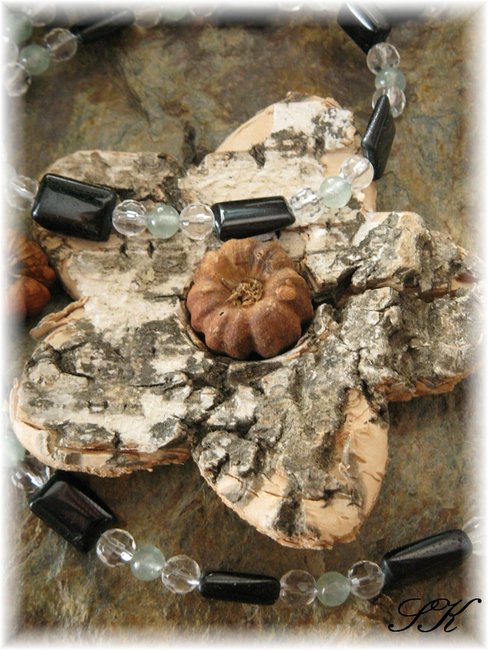 109.SpinellschwarzPrehnitBergkrfac.270909b.JPG