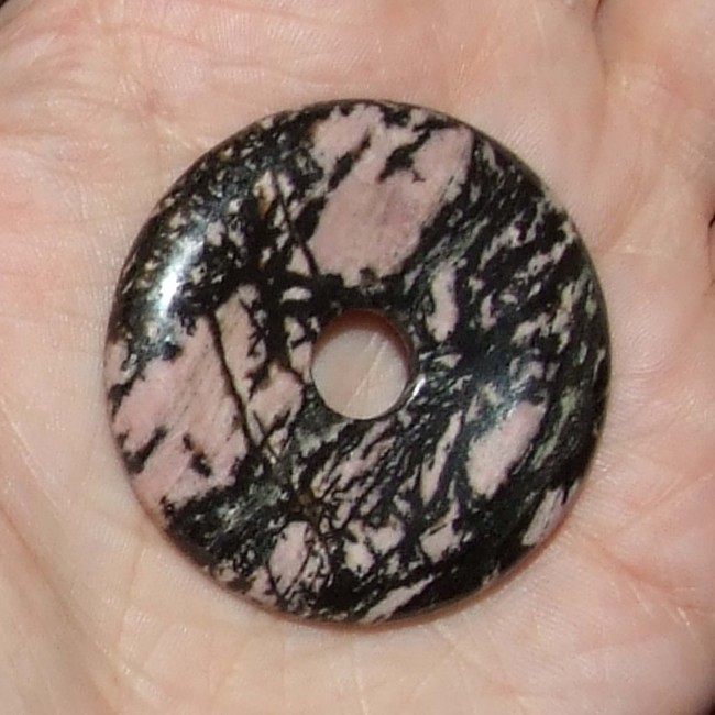 donut_rhodonnit_4cm_3_a_q_2019_xd.jpg