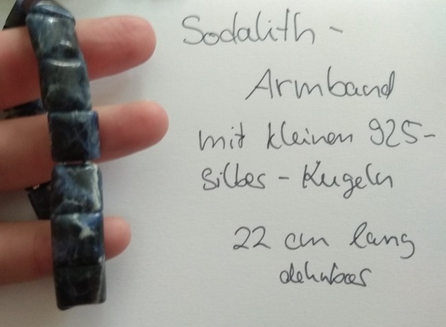 Nr. 113	Sodalith-Armband Kissen und kleine 925 Silberperlen