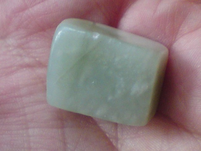 Chinesische Jade2.jpg (86.18 KiB) 3196 mal betrachtet Ich tippe mal auf Serpentin