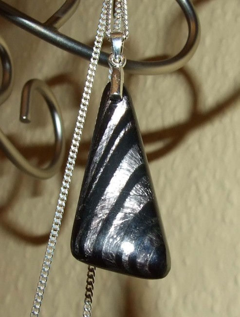 anh_dreieck_hypersthen_cabochon_10_a_2019_xd.jpg